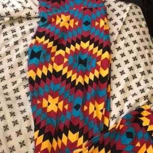 Patterned LuLaRoe leggings